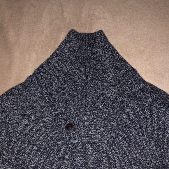 Men’s Banana Republic Sweater - Picture 3 of 5